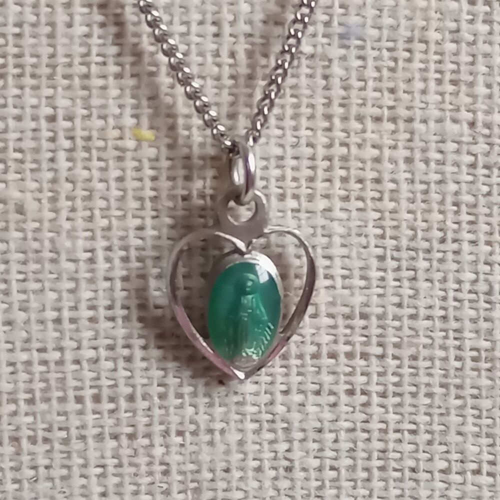 Vintage 18in Necklace Miraculous petite heart Medal Sterling Silver Green Enamel